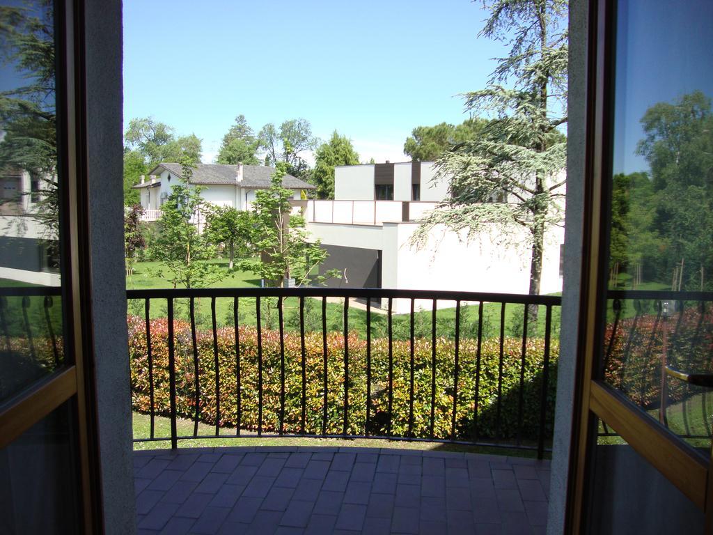 Il Glicine Sul Garda Appartamento Turistico Peschiera del Garda Bagian luar foto